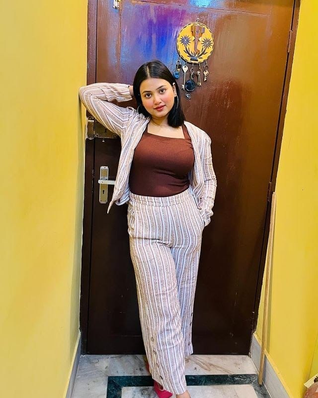 Kanpur LOW PRICE 2000 UNLIMITED SHORT COLLEGE GIRLS Housewife availabl